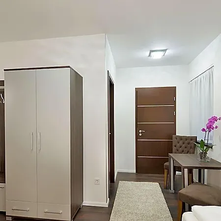 Paulay Downtown Aparthotel 4*