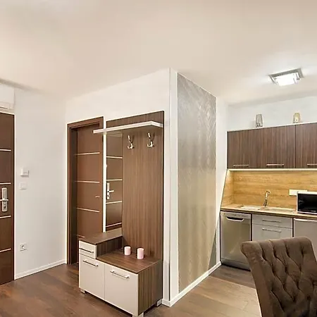 Paulay Downtown Aparthotel 4*