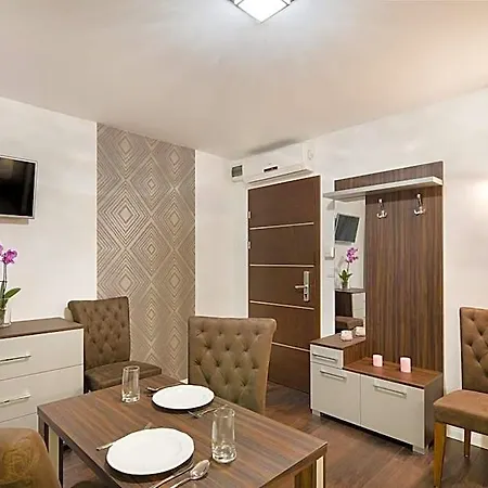 Aparthotel Paulay Downtown 4*