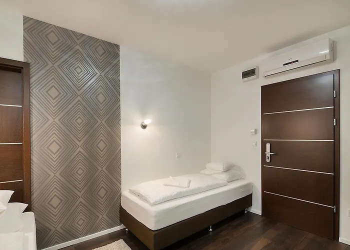 Paulay Downtown Apartahotel