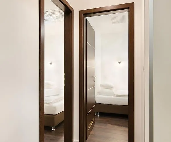 Paulay Downtown Apartahotel 4*