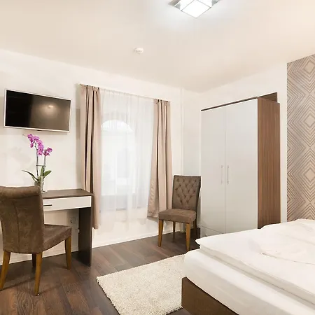 Paulay Downtown Apartahotel